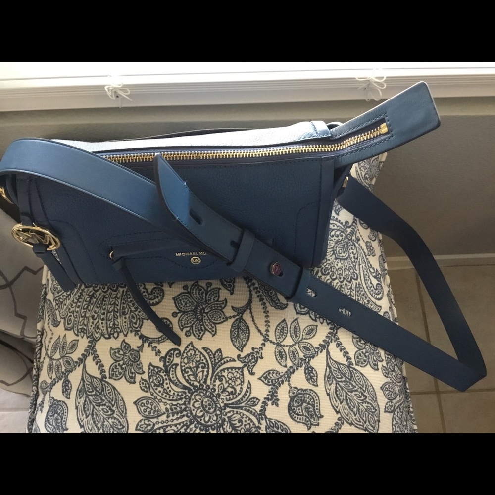 Micheal Kors Purse